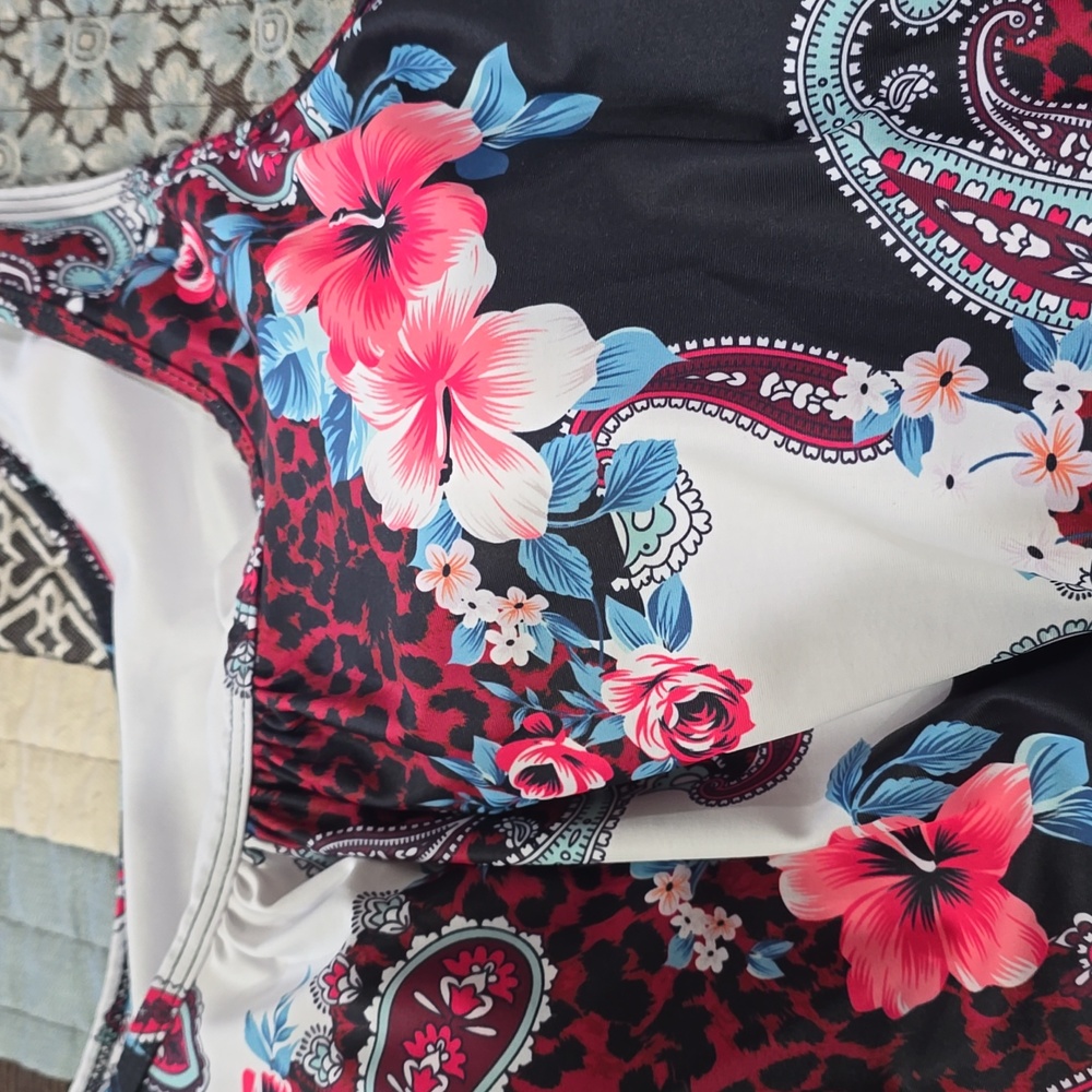 Floral Paisley Tankini Set - Picture 2 of 4